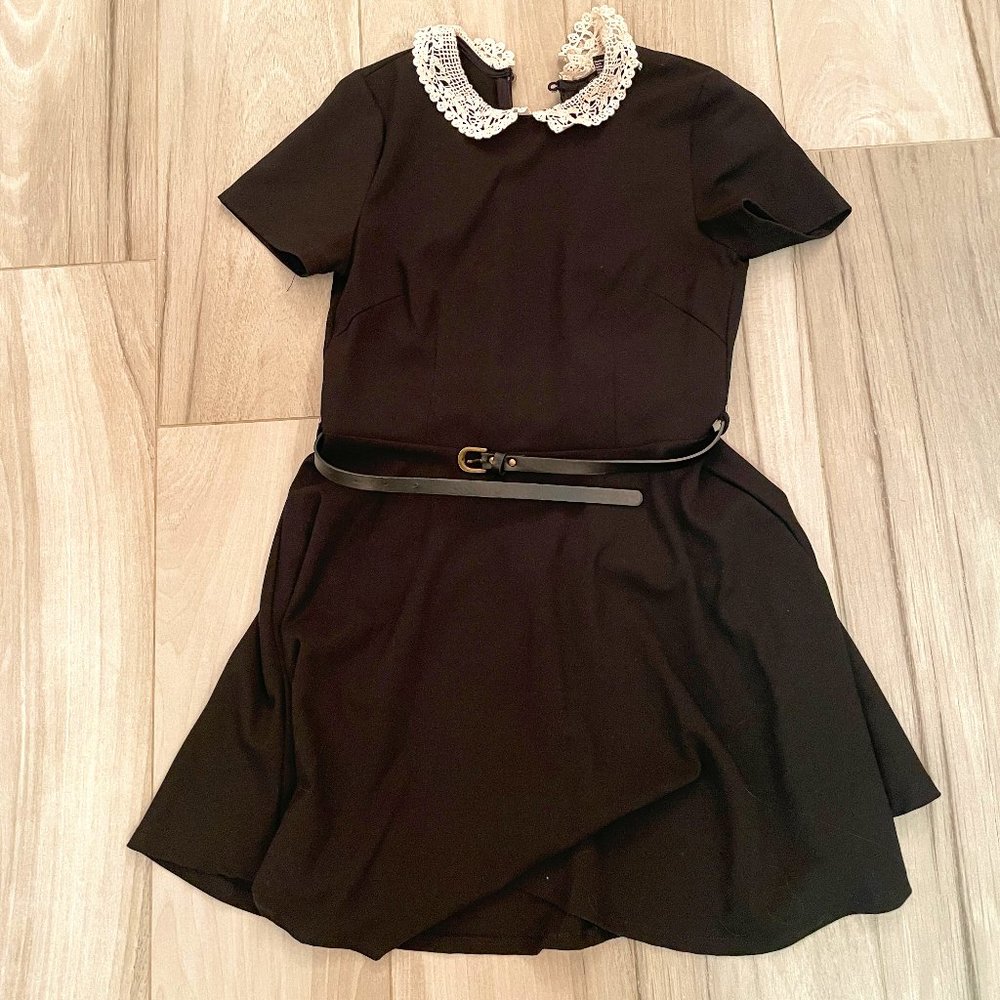 Forever 21 Black A-Line w Lace Peter Pan Collar
